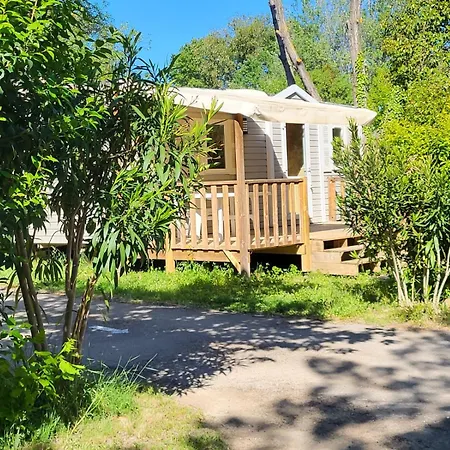 Camping Le Val De Cesse *