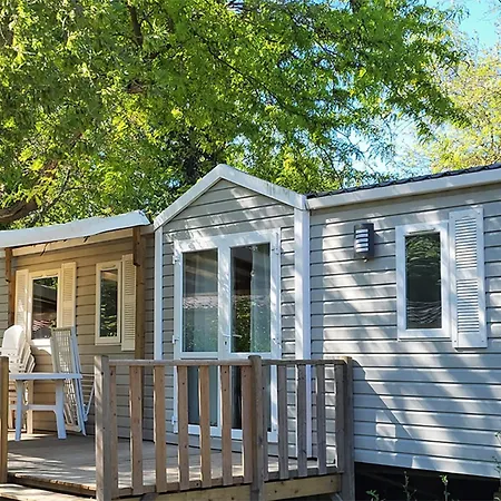 Le Val De Cesse Кемпинг *