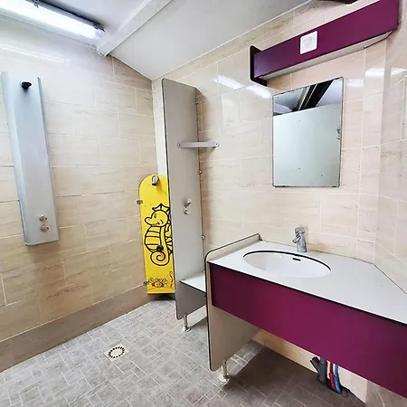 Le Val De Cesse Camping *