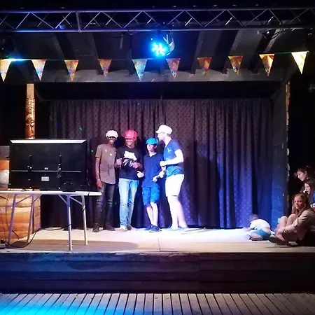 Camping Le Val De Cesse Mirepeisset